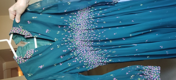 Hand painted flowers elegant evening gown - Picture 2 of 11